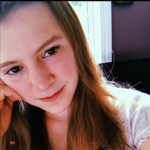 Meet your Posher, Eva